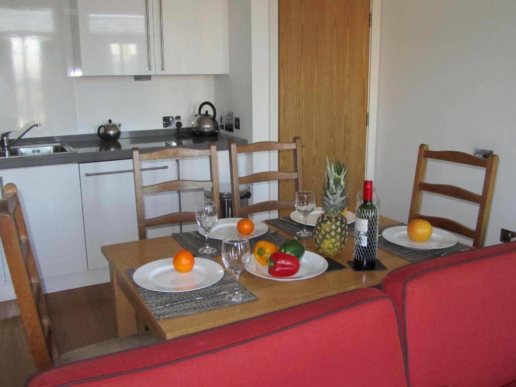 אינברנס Bridge Street Apartments חדר תמונה