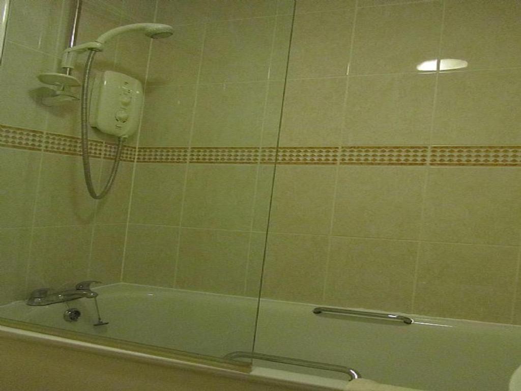 אינברנס Bridge Street Apartments חדר תמונה