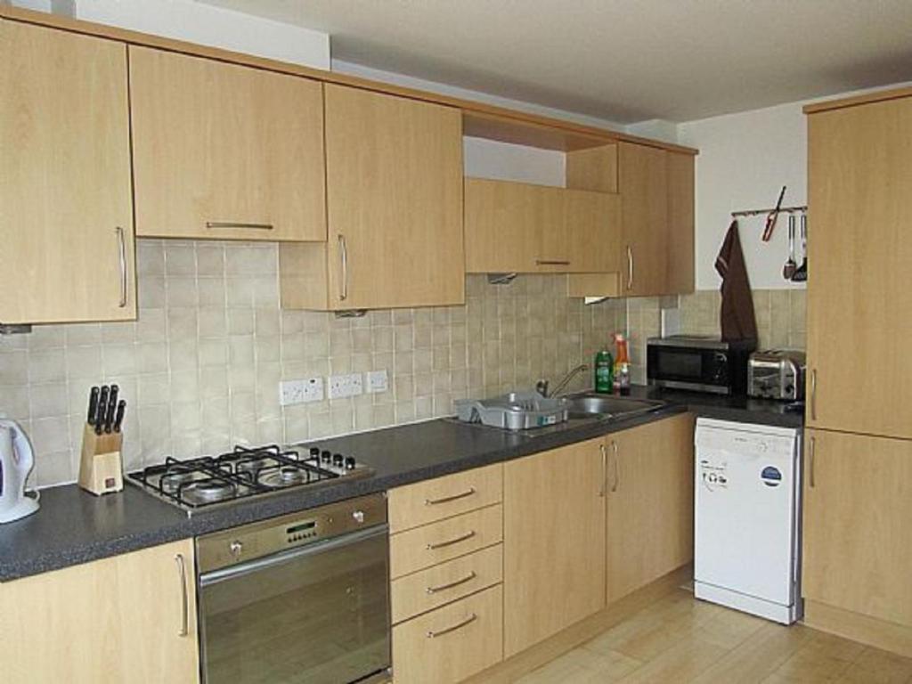 אינברנס Bridge Street Apartments חדר תמונה