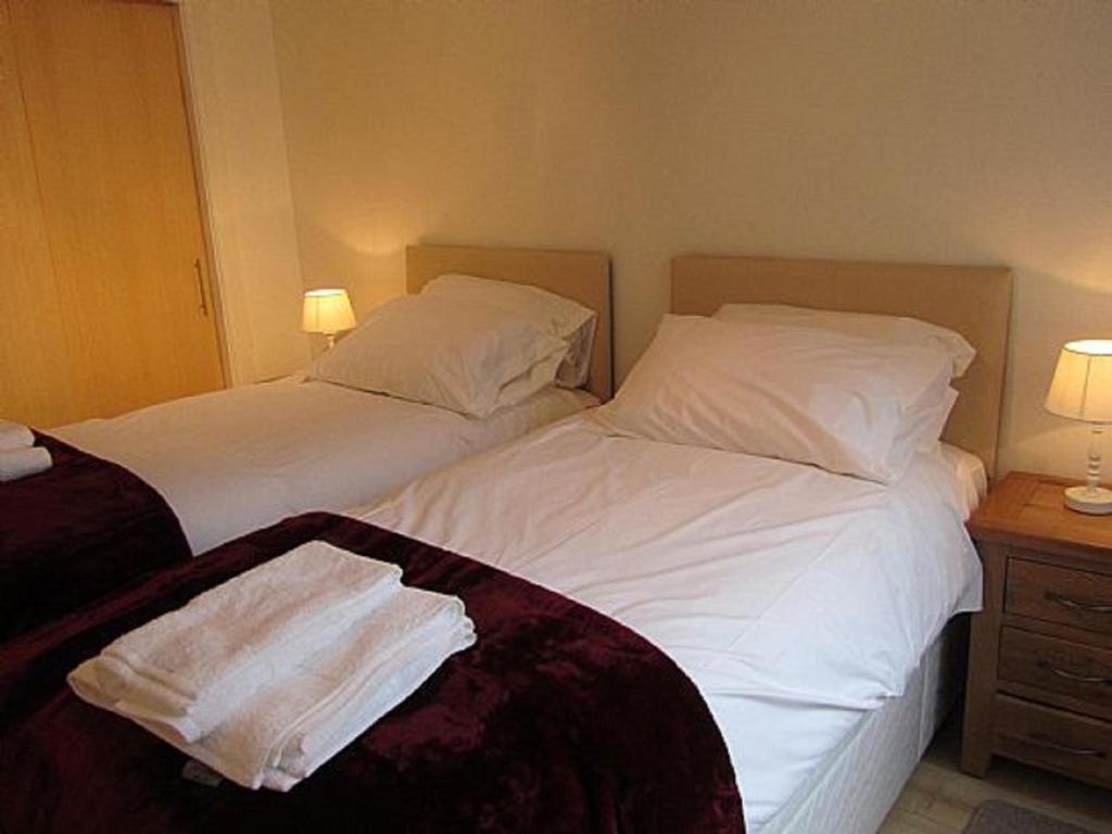 אינברנס Bridge Street Apartments חדר תמונה